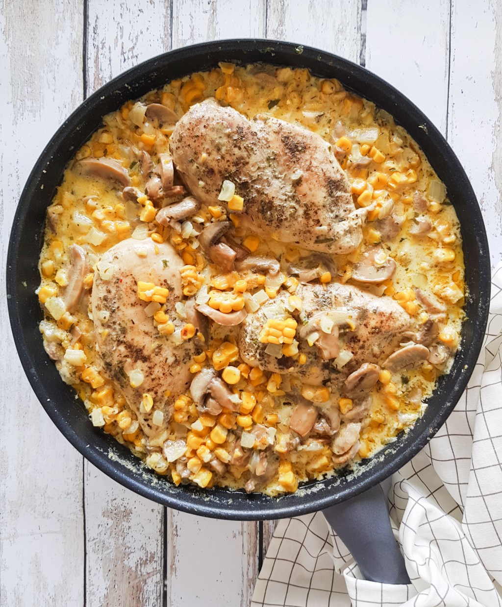 Poulet crémeux au maïs et aux&nbsp;champignons