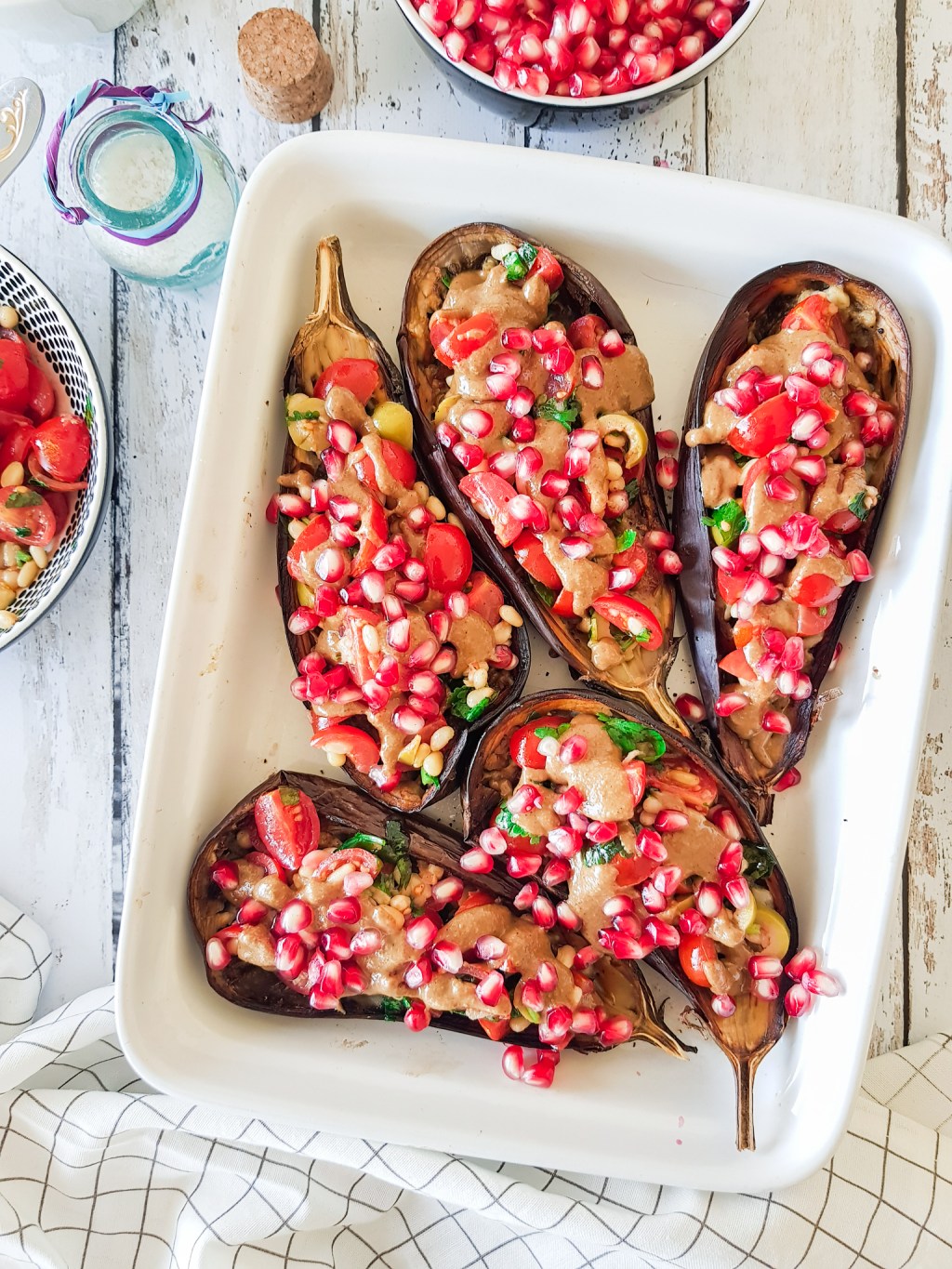 Aubergines rôties au tahini et&nbsp;grenade