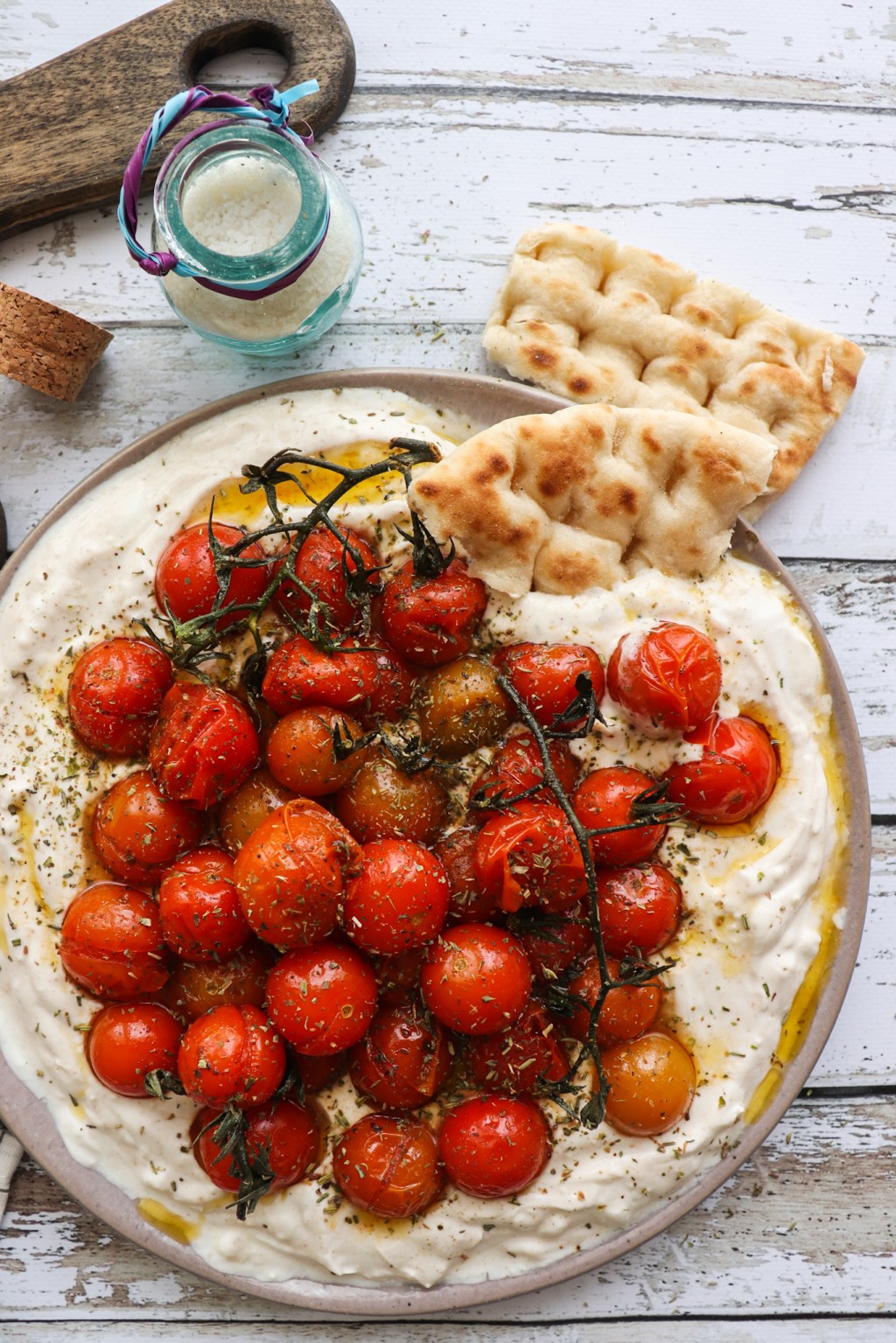 Tomates cerises rôties & yaourt grec aux épices&nbsp;cajun